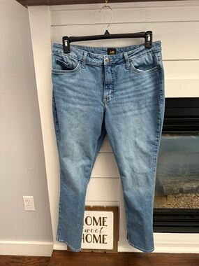Lee Classic Denim Jeans - Medium Blue women’s size 14 grandma core